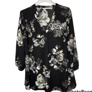 Violet + Claire rose v-neck tunic